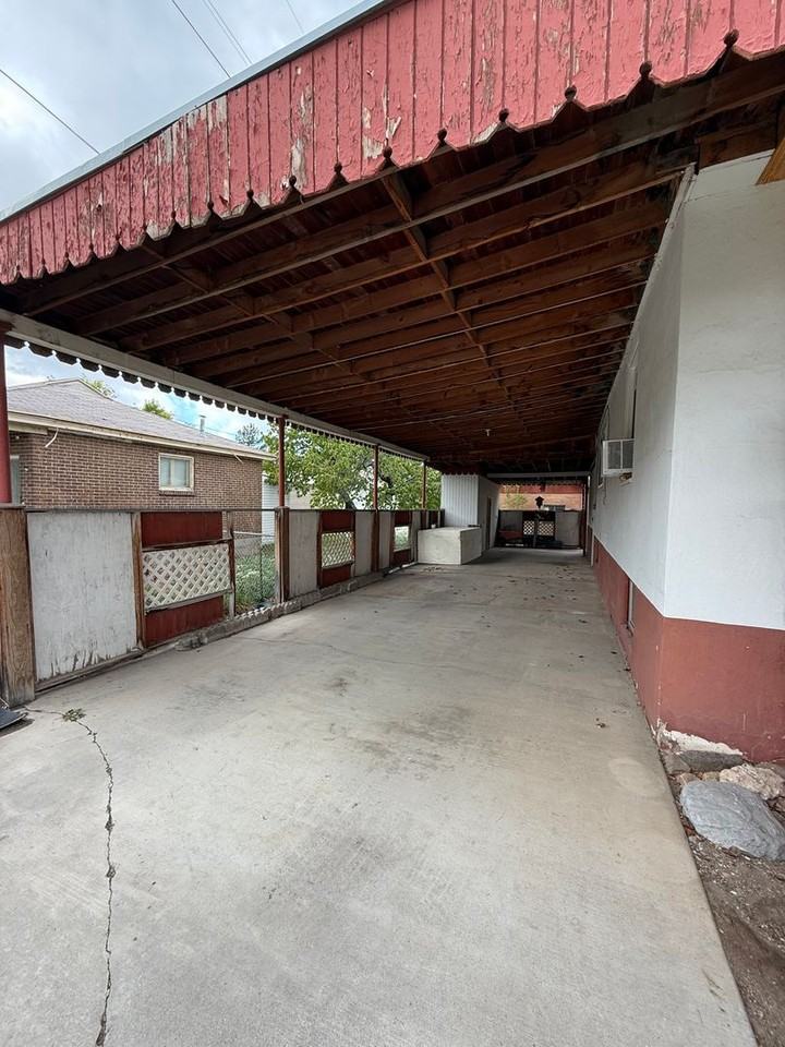 265 N 500 E - Photo 3 of 17