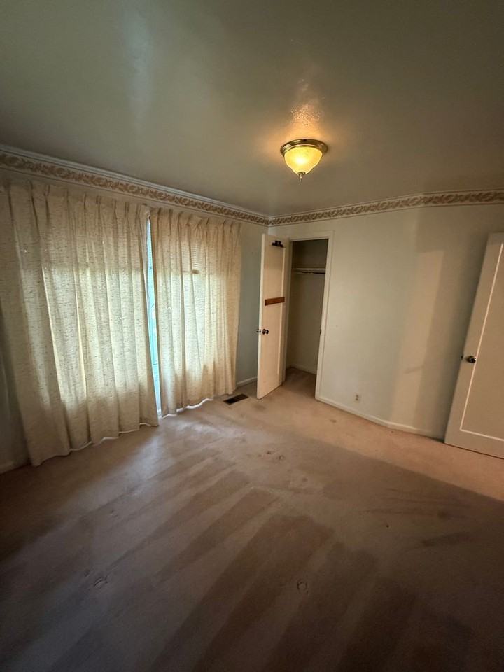 265 N 500 E - Photo 7 of 17