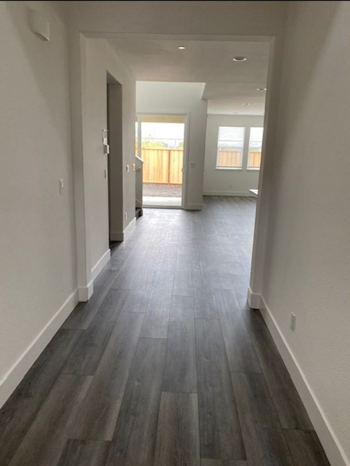 1494 Oak Cir - Photo 2 of 19