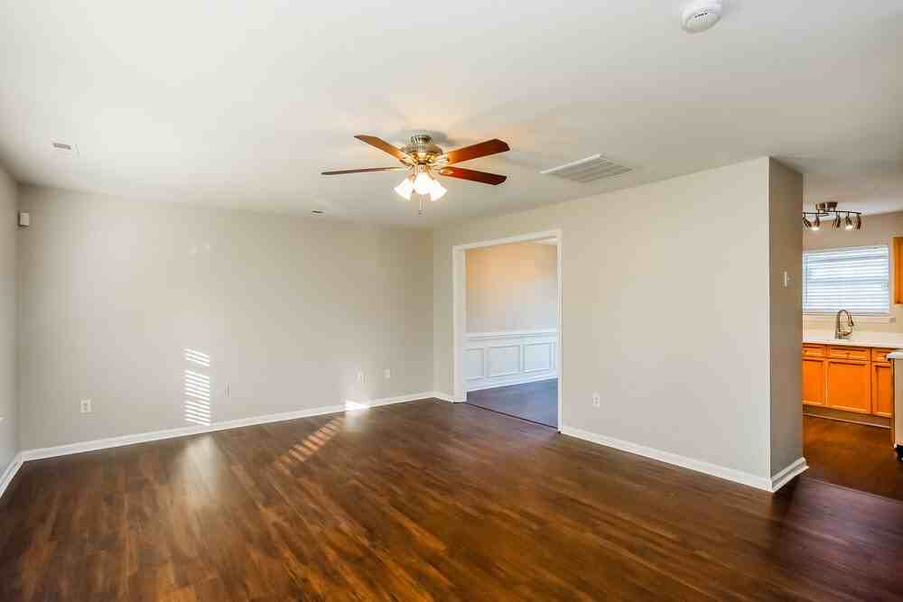 4009 Ranchview Ln - Photo 5 of 17
