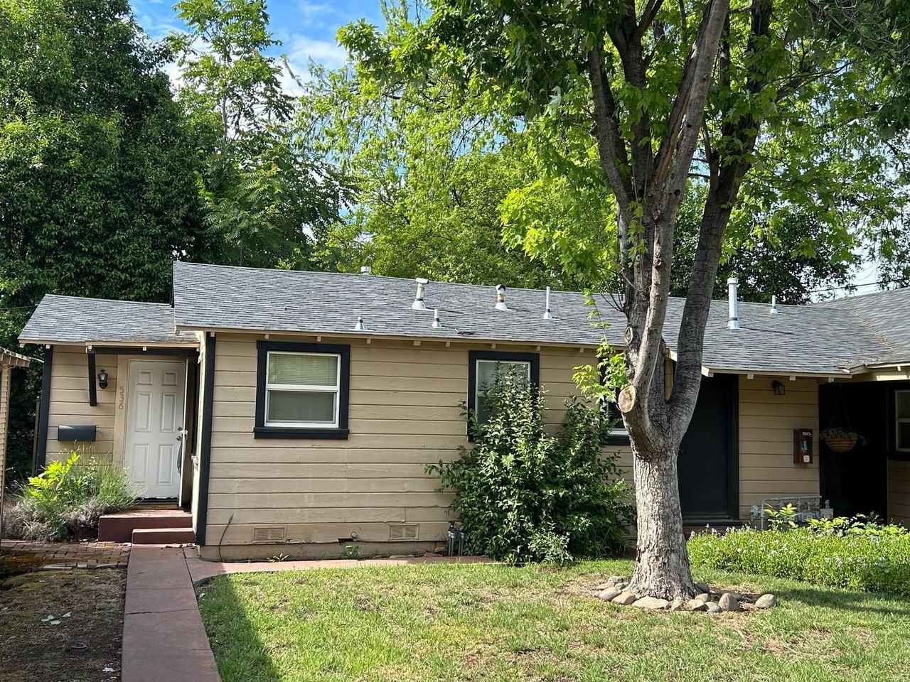 536 W 12th St - Photo 7 of 9