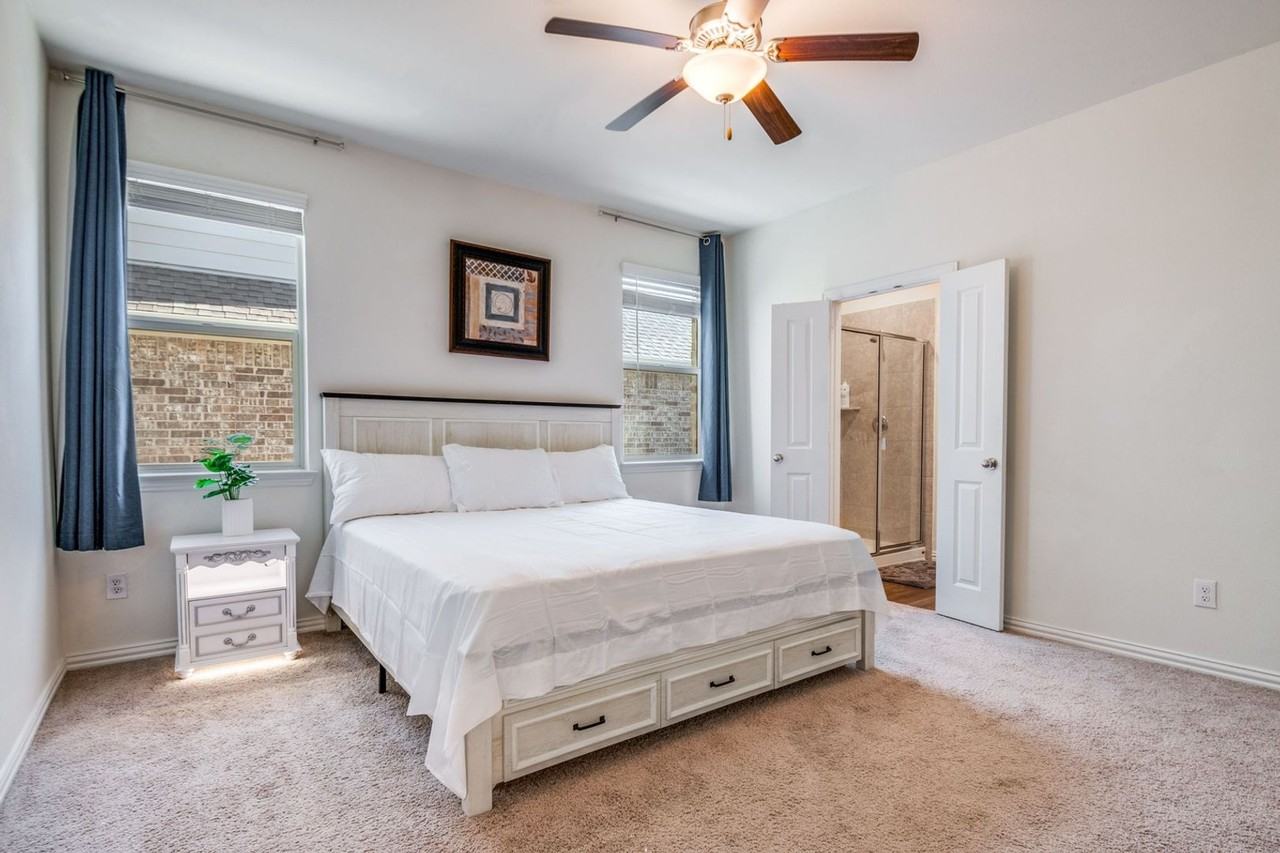 844 Lauren Grove Ln - Photo 3 of 33