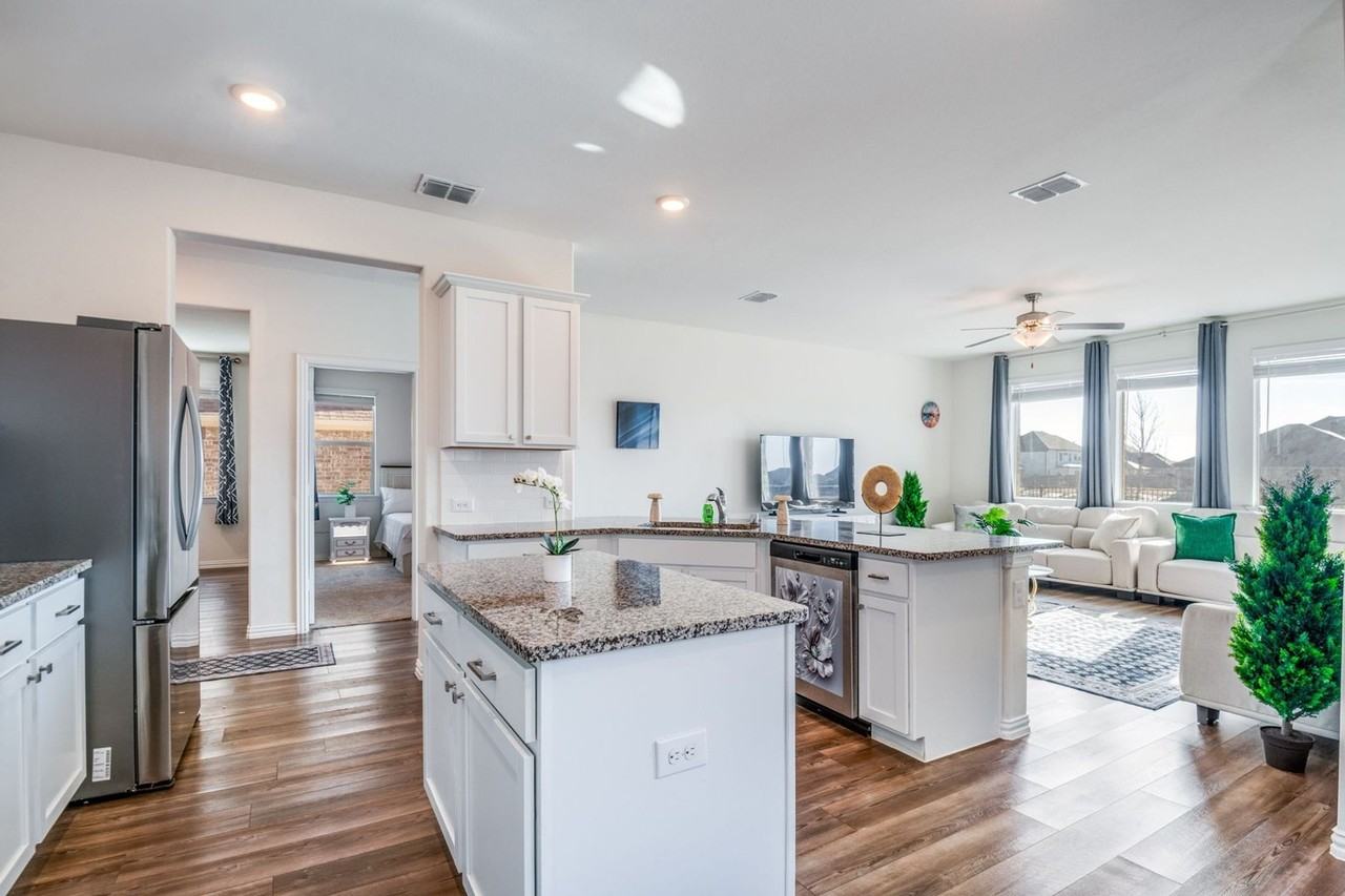 844 Lauren Grove Ln - Photo 6 of 33