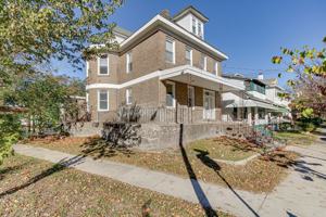 featured image of 3901 Newport Ave