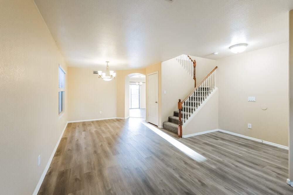 7816 S 48th Dr - Photo 5 of 17