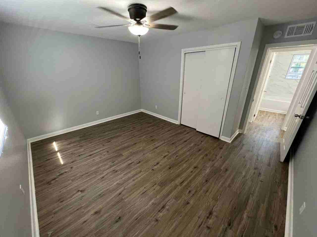640 Glendale Pl Se - Photo 7 of 24