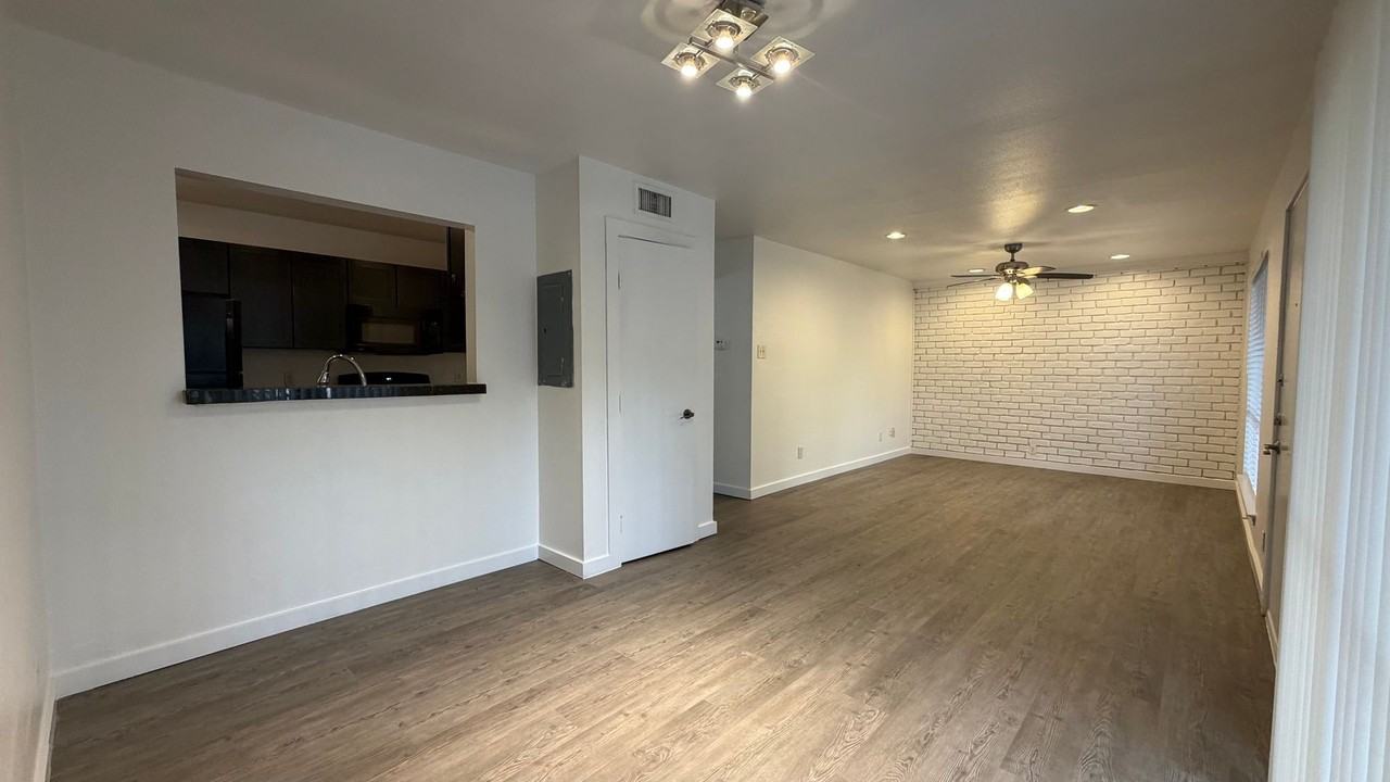 4123 Avondale Ave - Photo 2 of 15