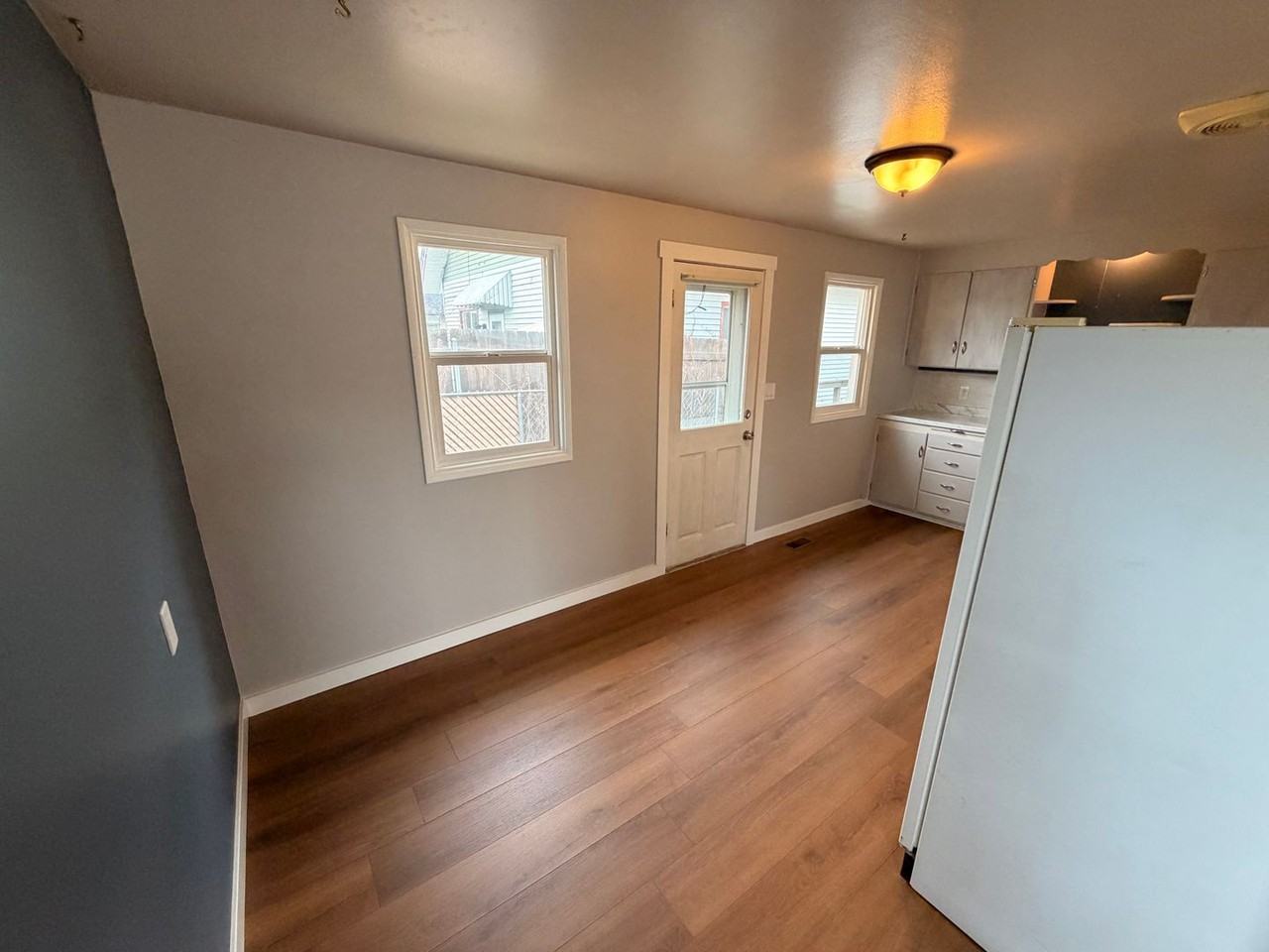 3106 N Lidgerwood St - Photo 5 of 11