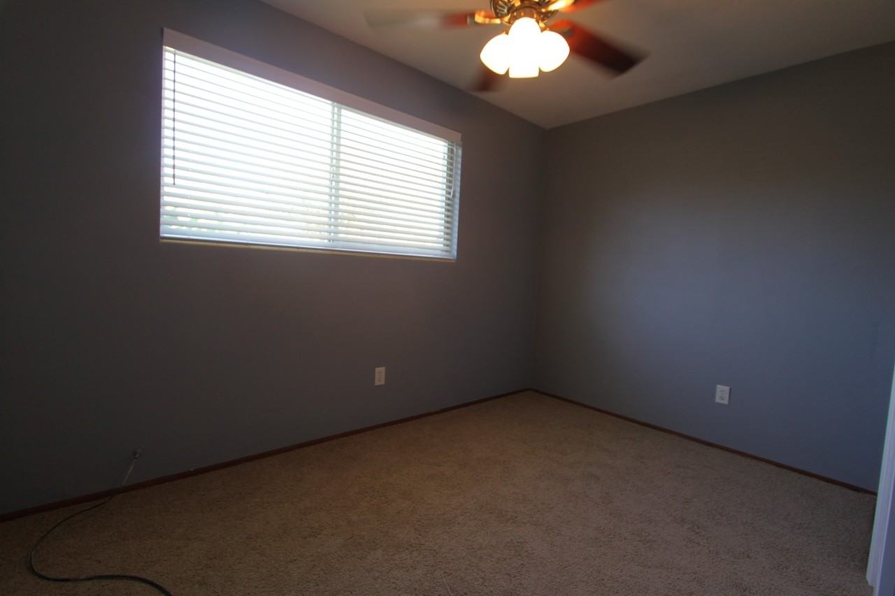 619 Santa Fe Ln - Photo 7 of 20