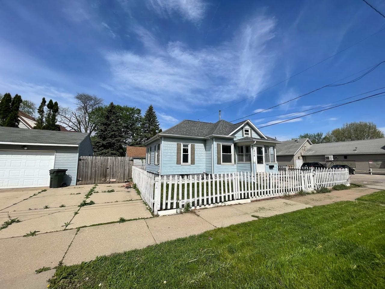 1214 W 9th St - Photo 6 of 33