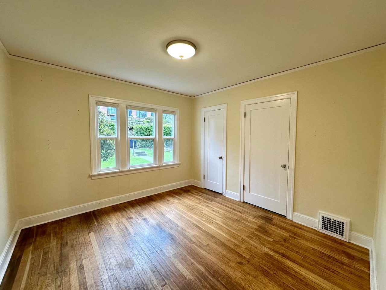 908 17th St - Photo 7 of 20