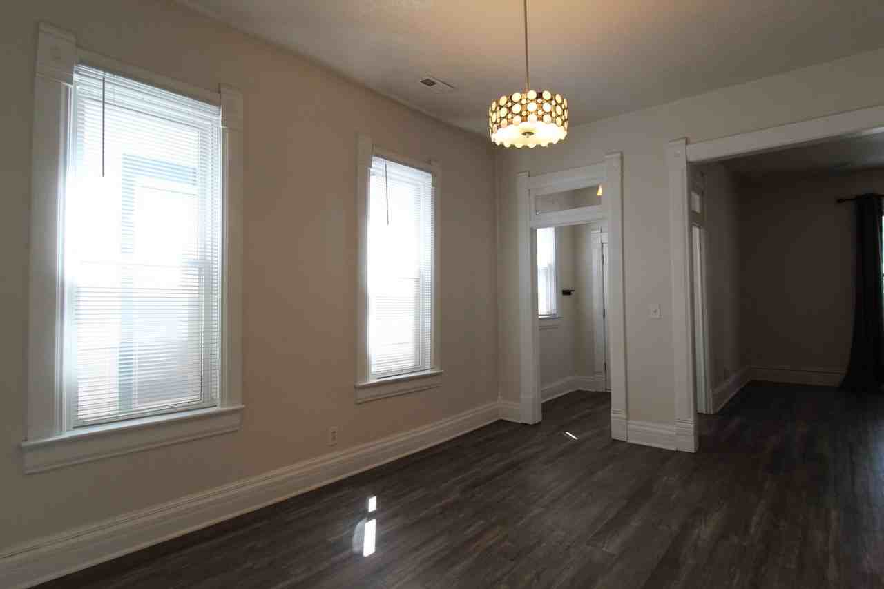 273 Orchard St - Photo 5 of 11