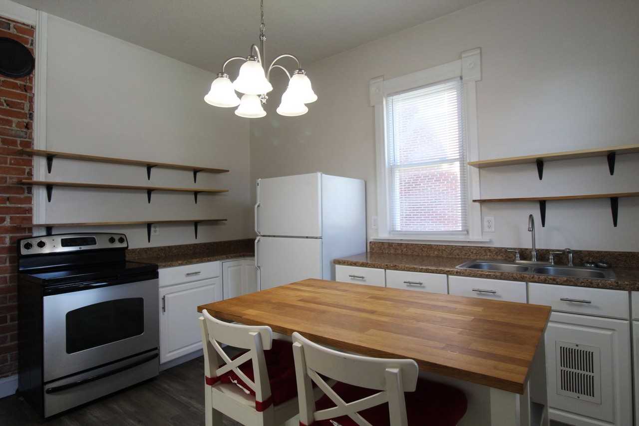 273 Orchard St - Photo 7 of 11