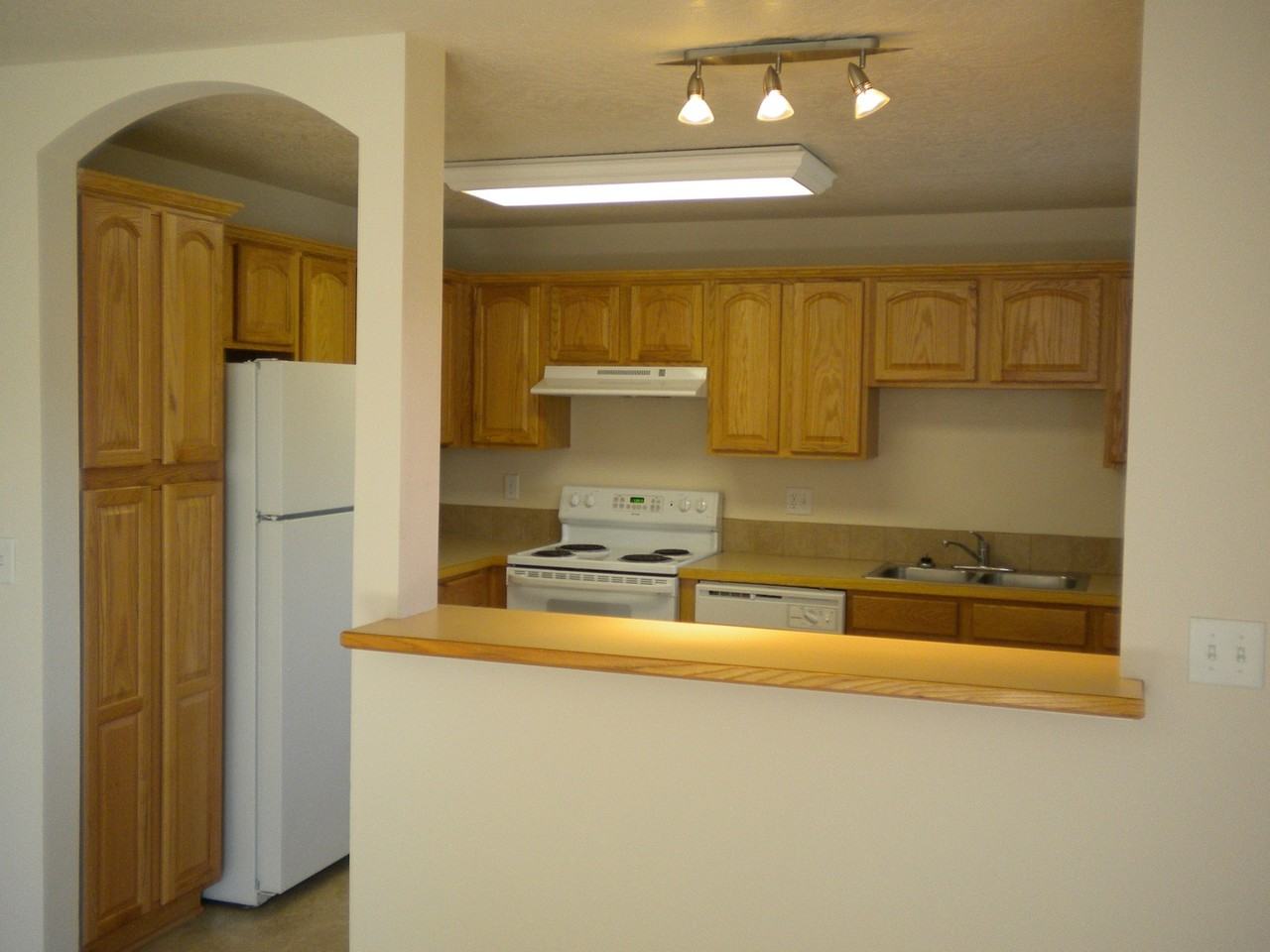 2946 Matt Dr - Photo 2 of 11