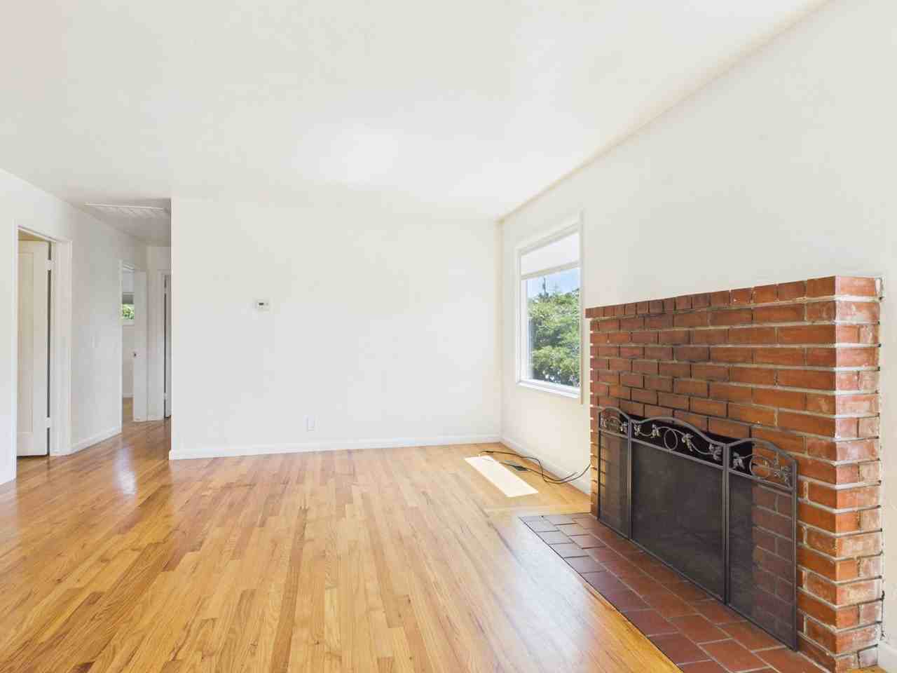 831 Avalon Pl - Photo 3 of 14