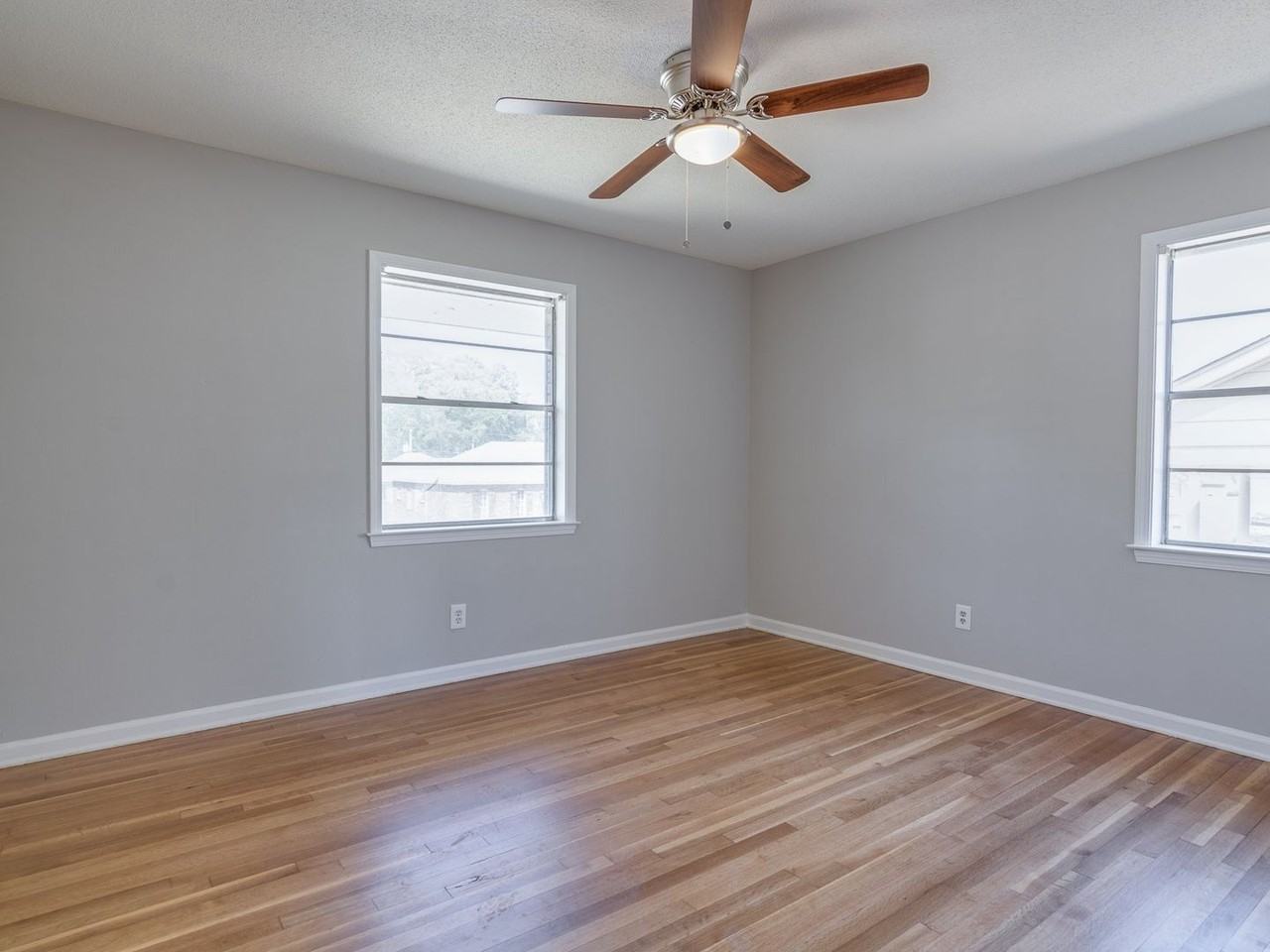 1979 Kilarney Ave - Photo 2 of 13