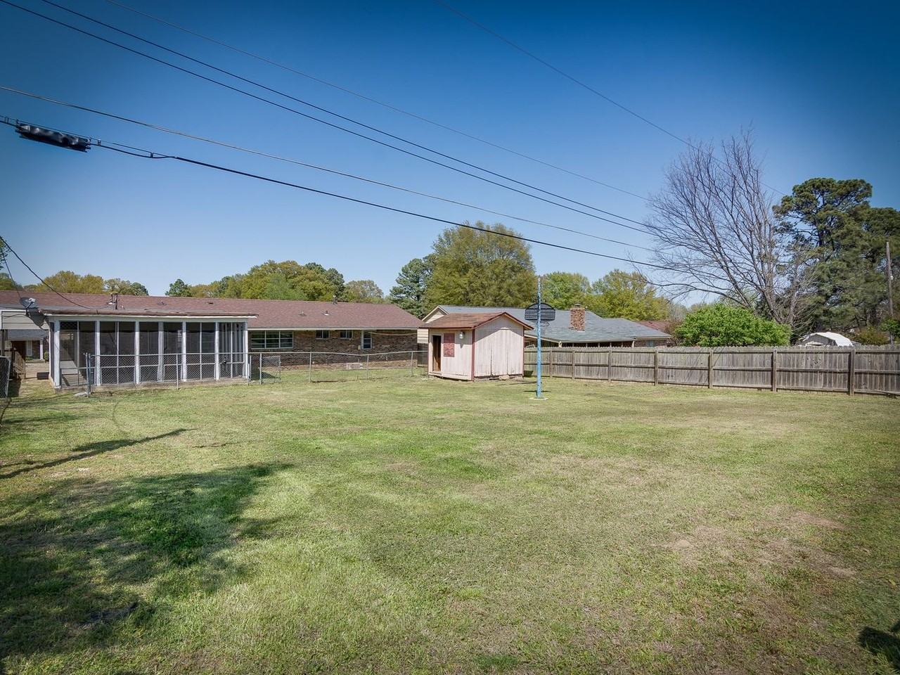 1979 Kilarney Ave - Photo 3 of 13