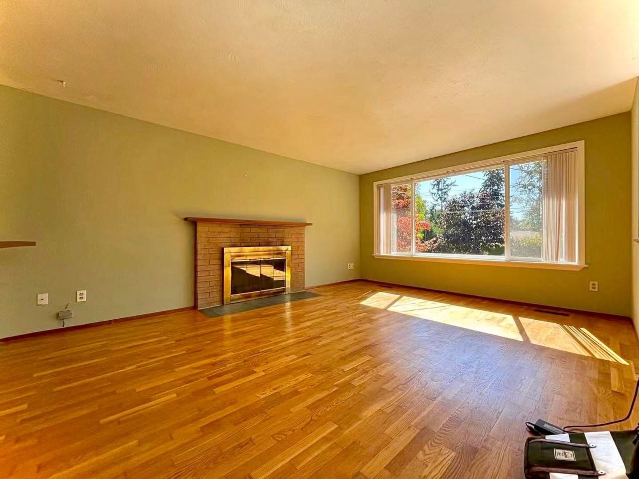 9416 Ne 121st Pl - Photo 2 of 16