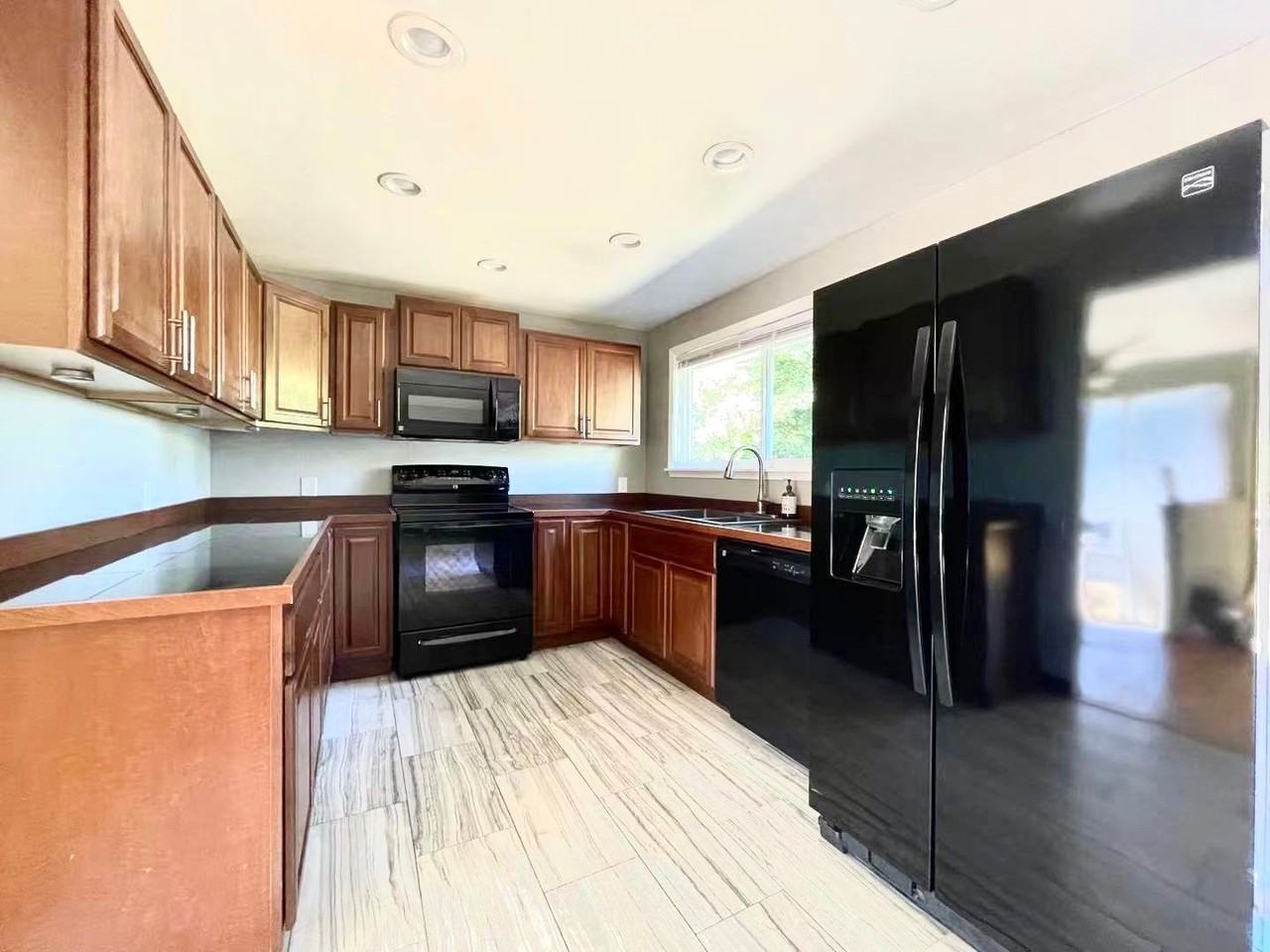 9416 Ne 121st Pl - Photo 5 of 16