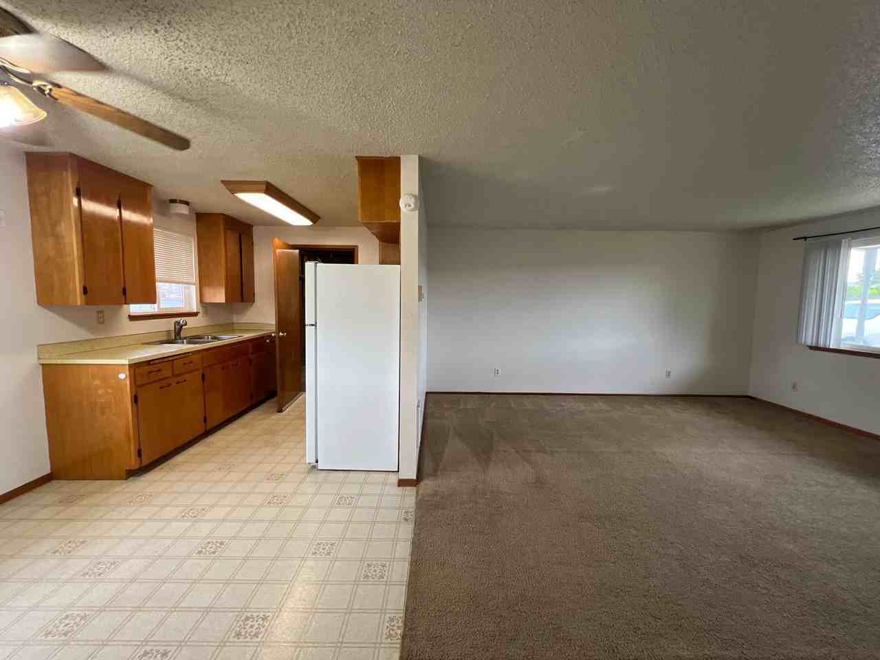 210 Blossom Dr - Photo 5 of 15