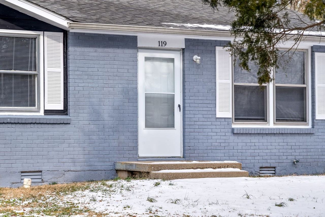 119 King Cole Dr - Photo 2 of 30