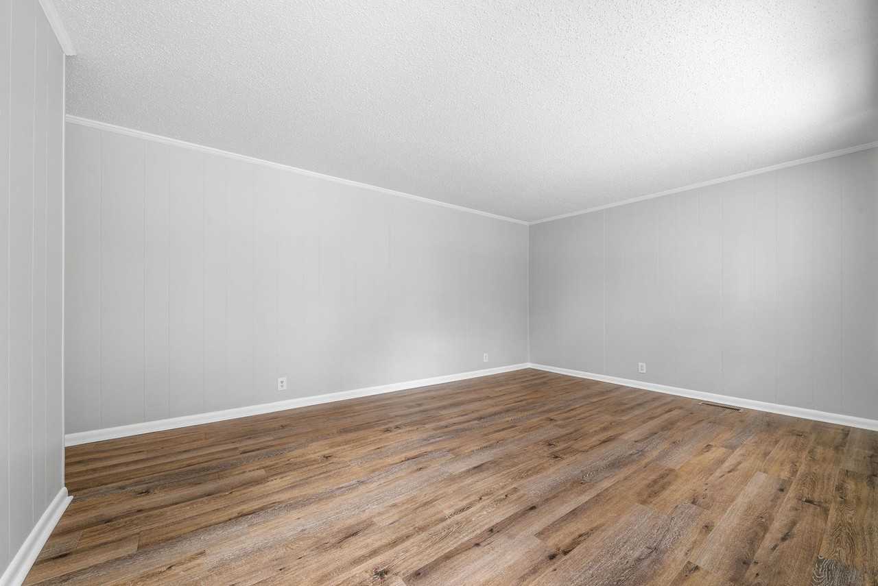 119 King Cole Dr - Photo 3 of 30