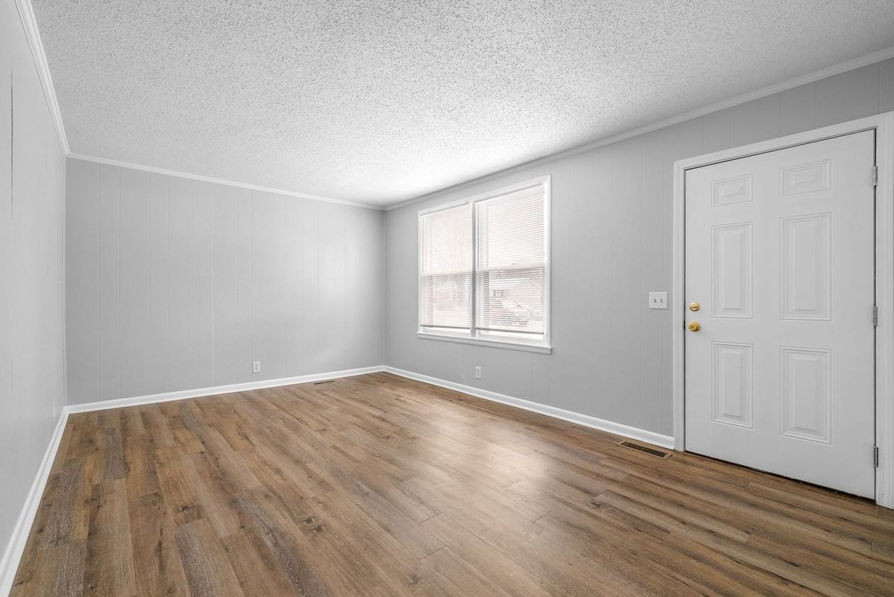 119 King Cole Dr - Photo 5 of 30