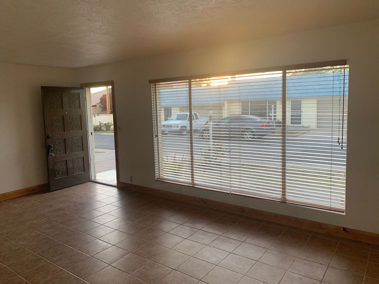 351 S 400 E - Photo 6 of 22