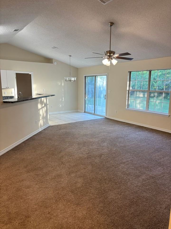 1607 Dees Rd - Photo 3 of 25
