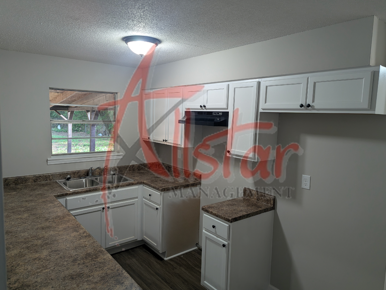 2628 Hillcrest Cir - Photo 3 of 24