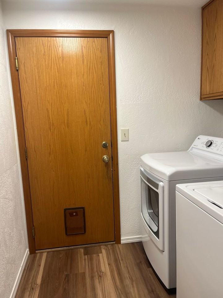 2453 Republic Way - Photo 7 of 35