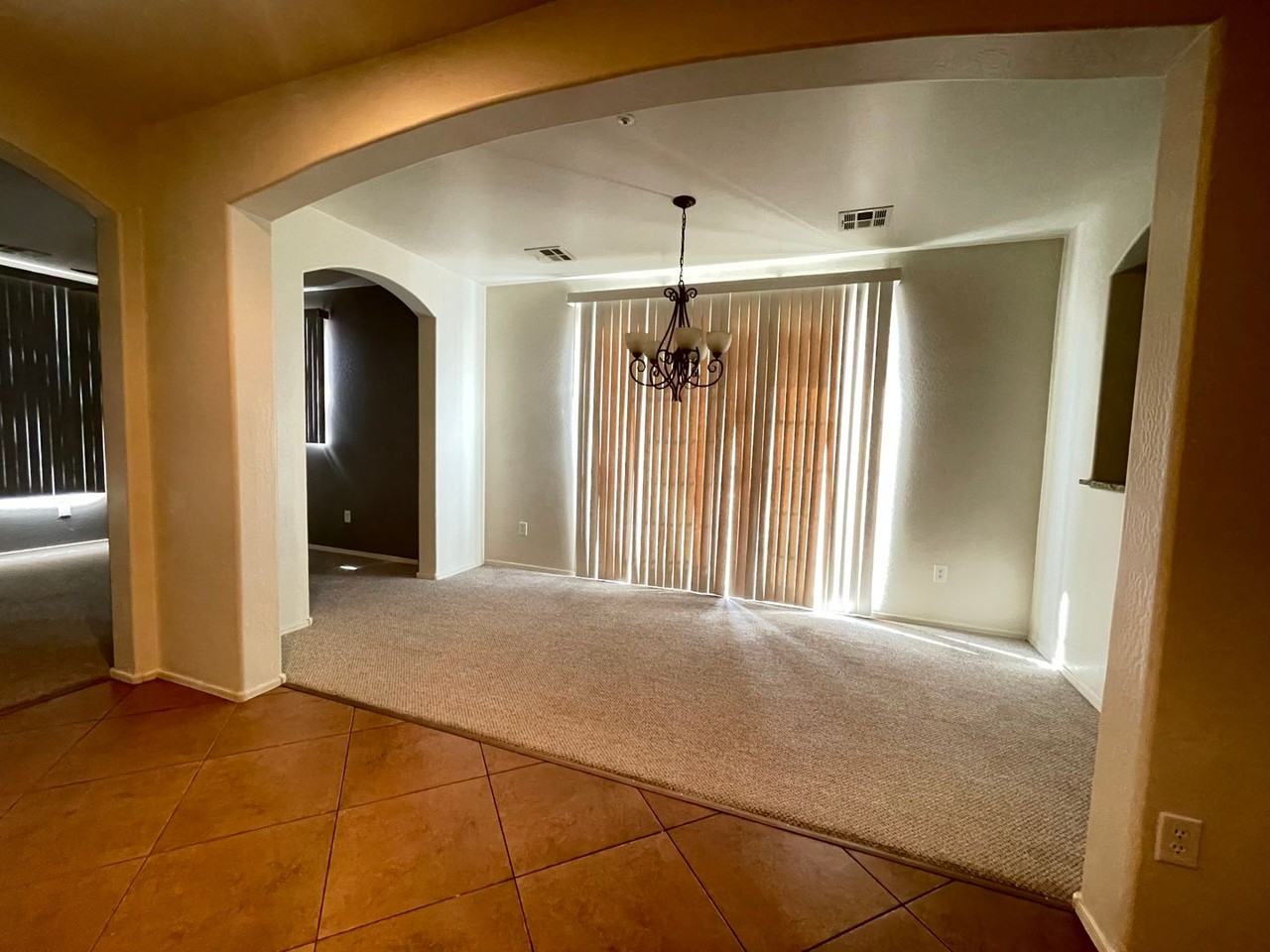 2792 S Bahama Dr - Photo 6 of 32