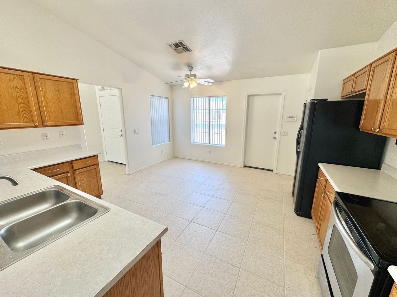 9227 W Purdue Ave - Photo 7 of 30