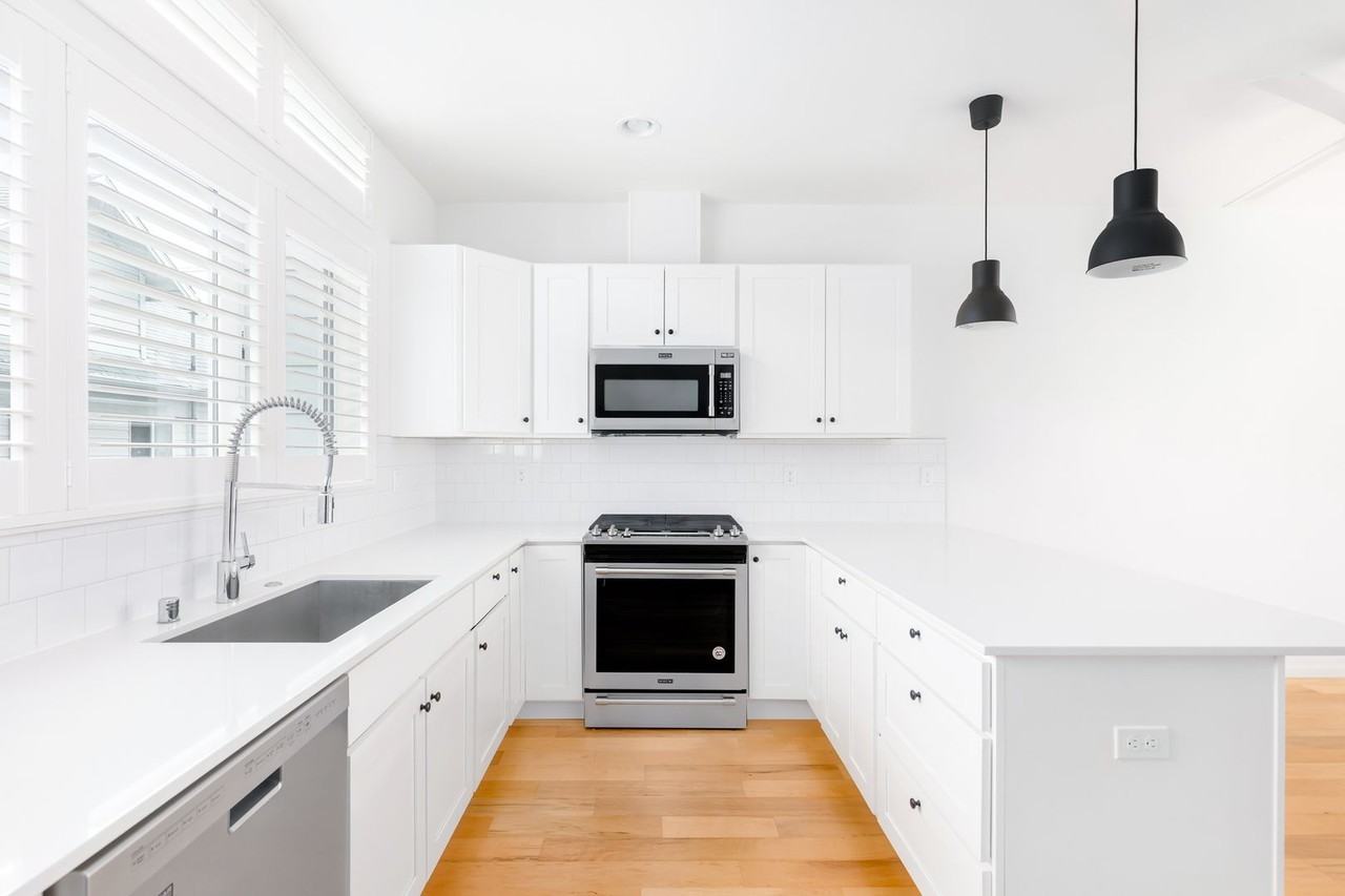 1964 S Grand St - Photo 6 of 19