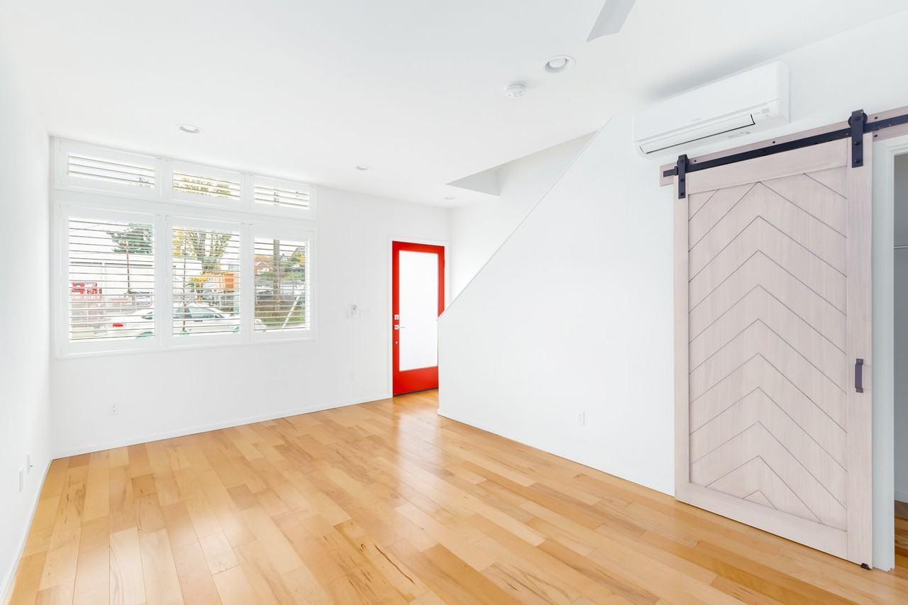 1964 S Grand St - Photo 7 of 19