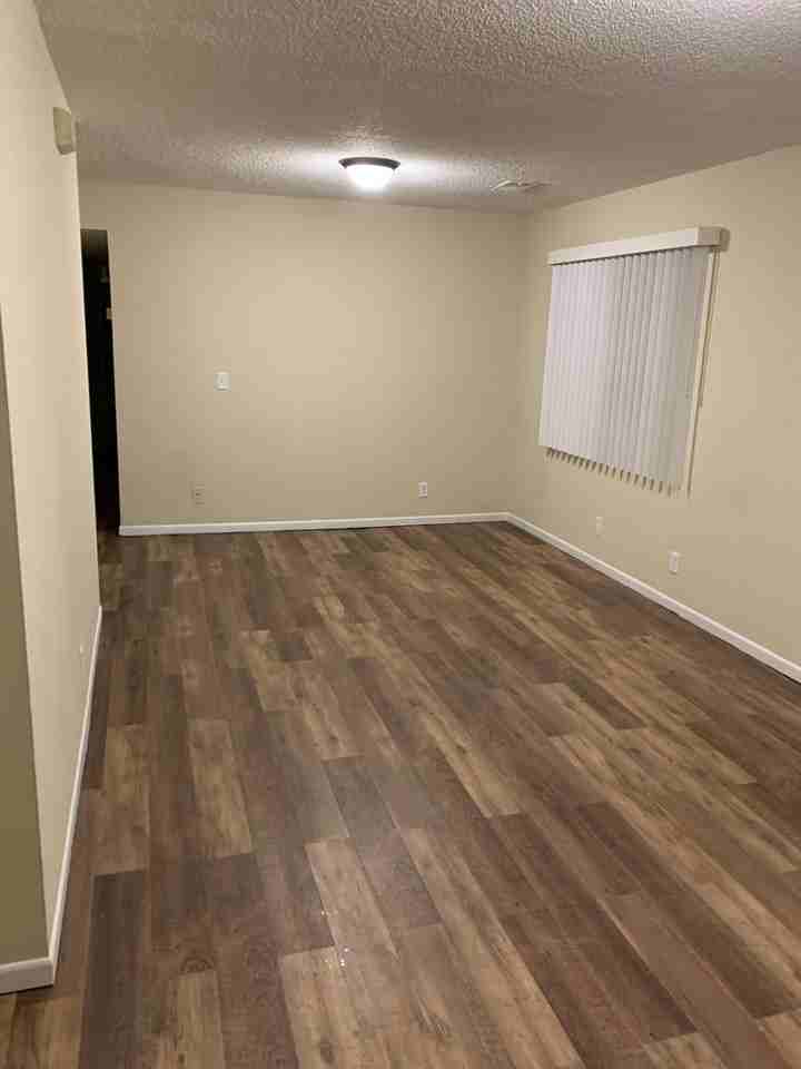 3211 N 6th St - Photo 2 of 3