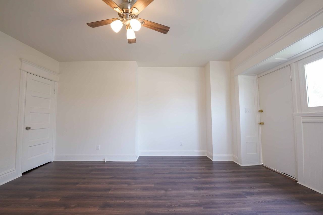 759 N Raymond Ave #4 - Photo 3 of 8
