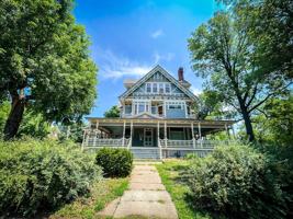 featured image of 720 S 16th St