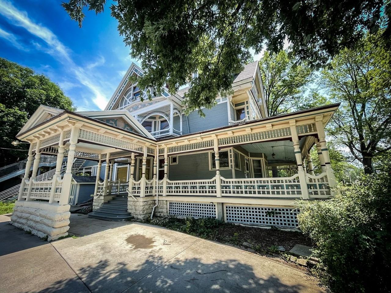 720 S 16th St - Photo 2 of 44