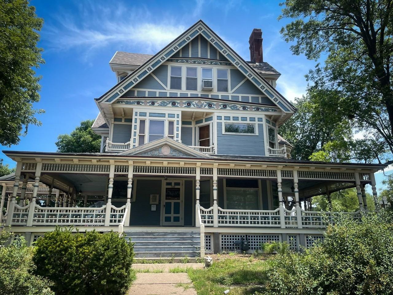 720 S 16th St - Photo 3 of 44