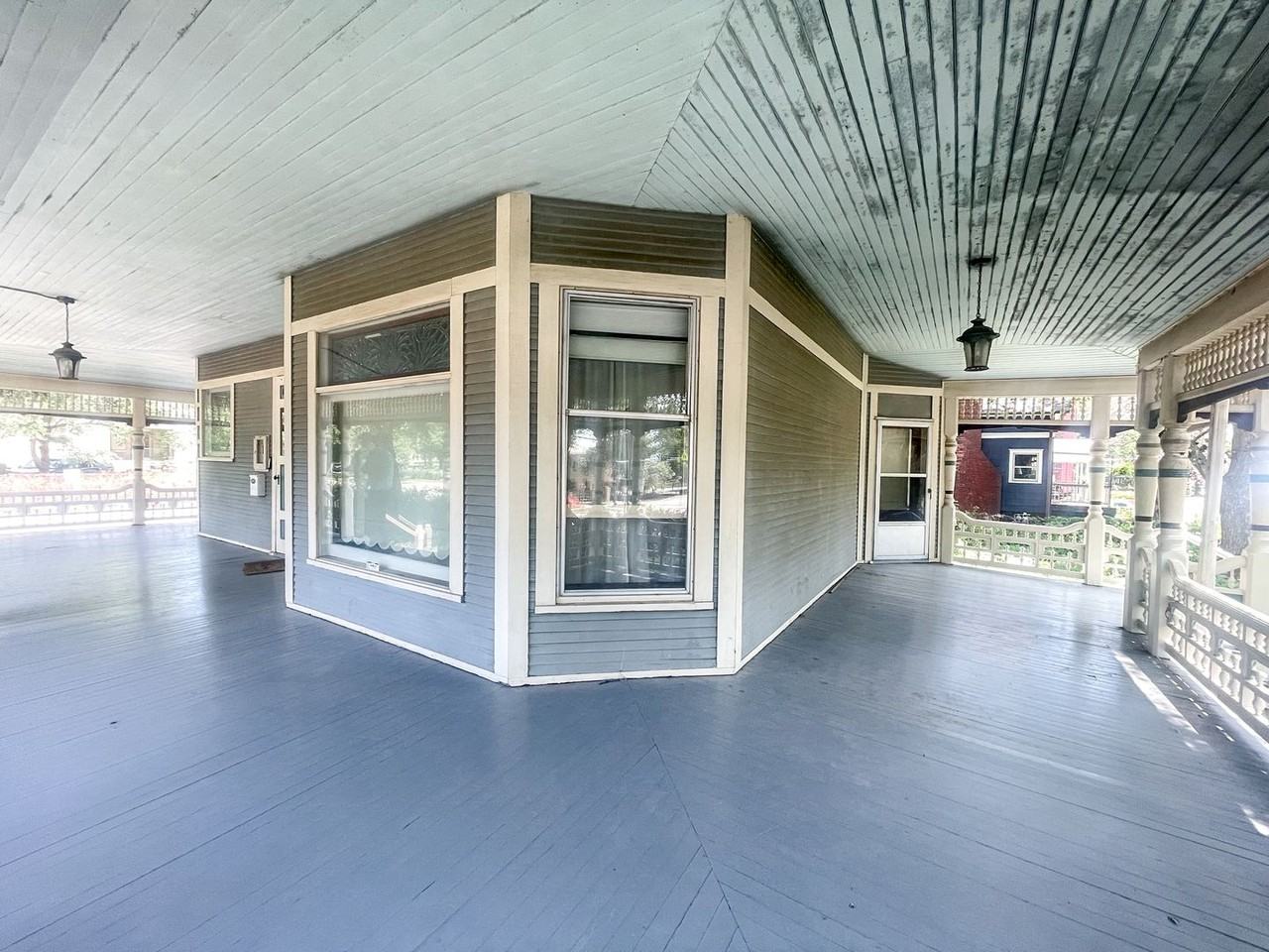 720 S 16th St - Photo 5 of 44