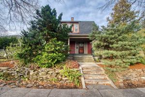 featured image of 314 E 19th St