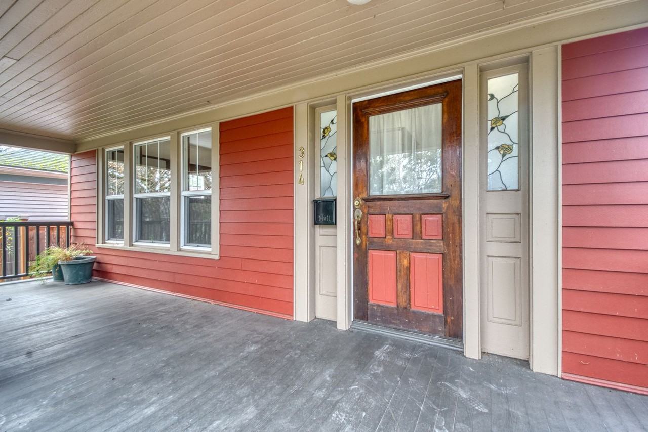 314 E 19th St - Photo 4 of 32