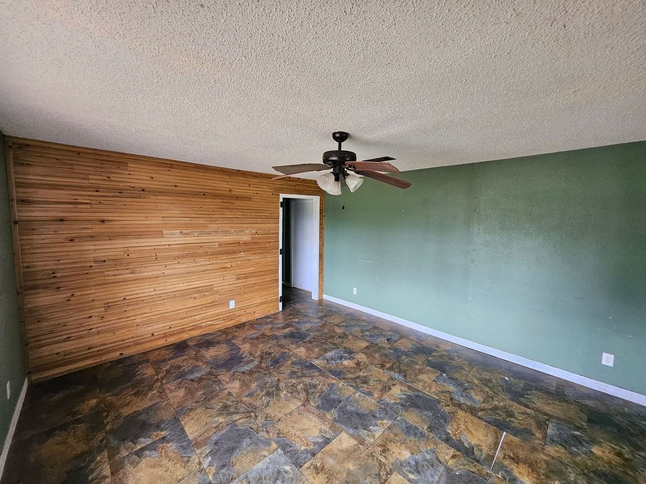 1600 Kings Rd - Photo 3 of 11