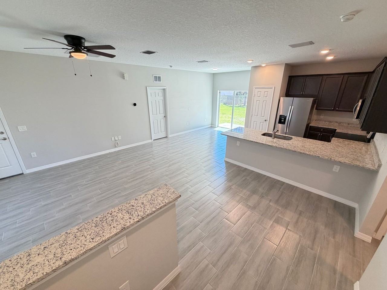 211 Taunton Rd Sw - Photo 5 of 31