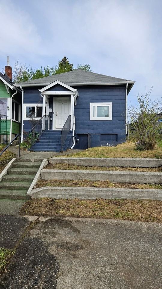 1711 S Cushman Ave - Photo 2 of 26