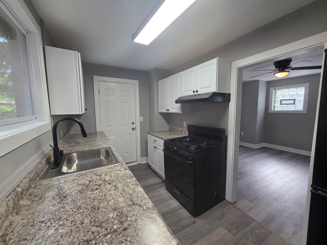 3024 Vancroft St - Photo 2 of 18