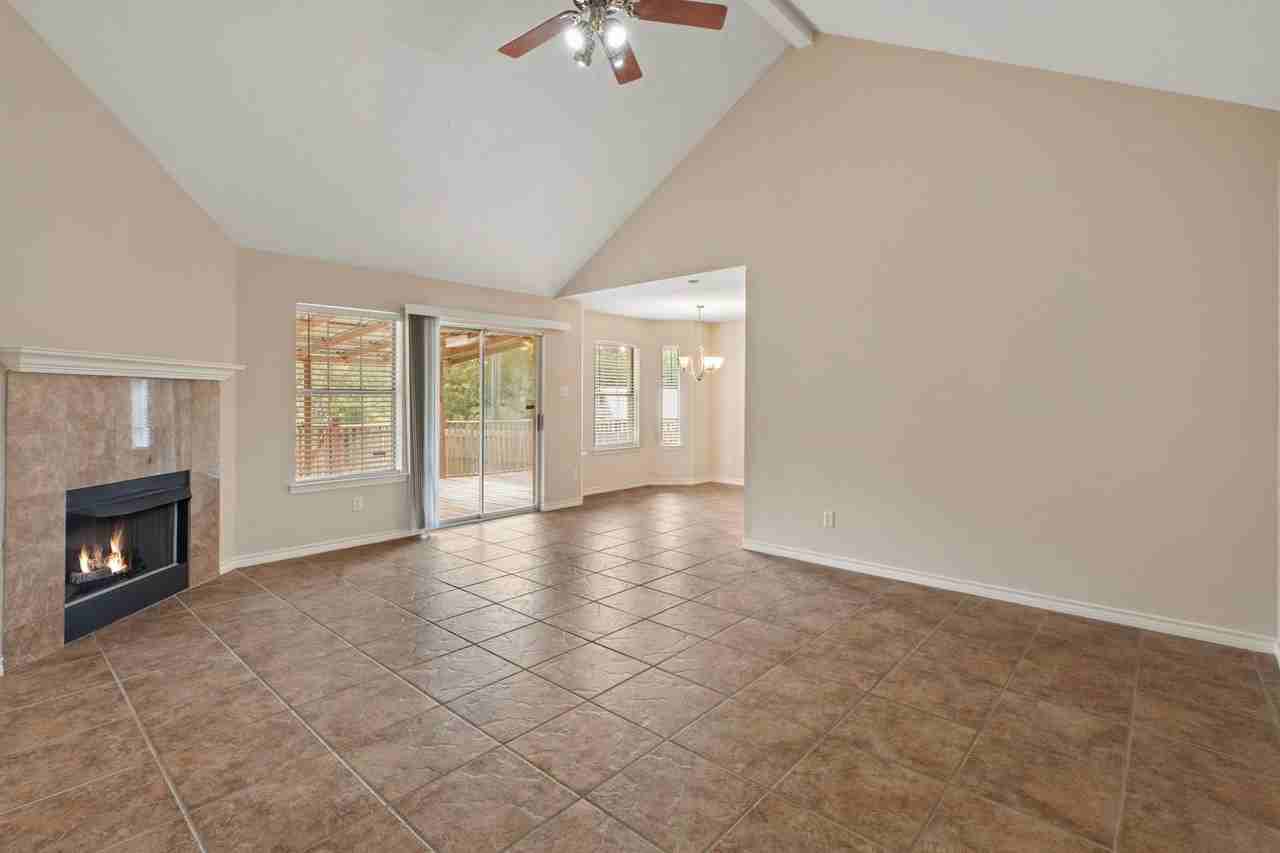 2511 Westwood Main Dr - Photo 5 of 28