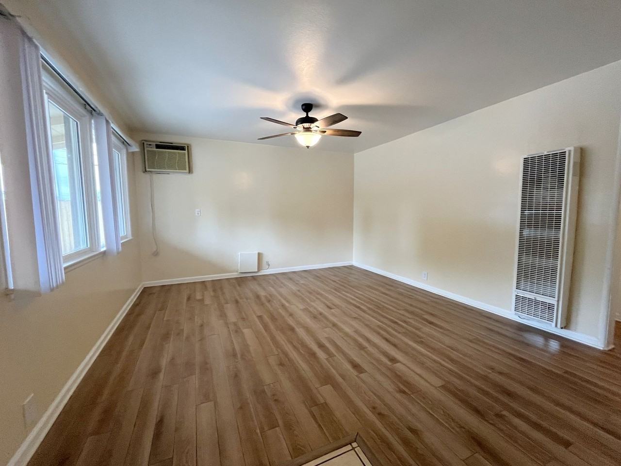 32037 32037 & 32041 Avenue E - Photo 6 of 18