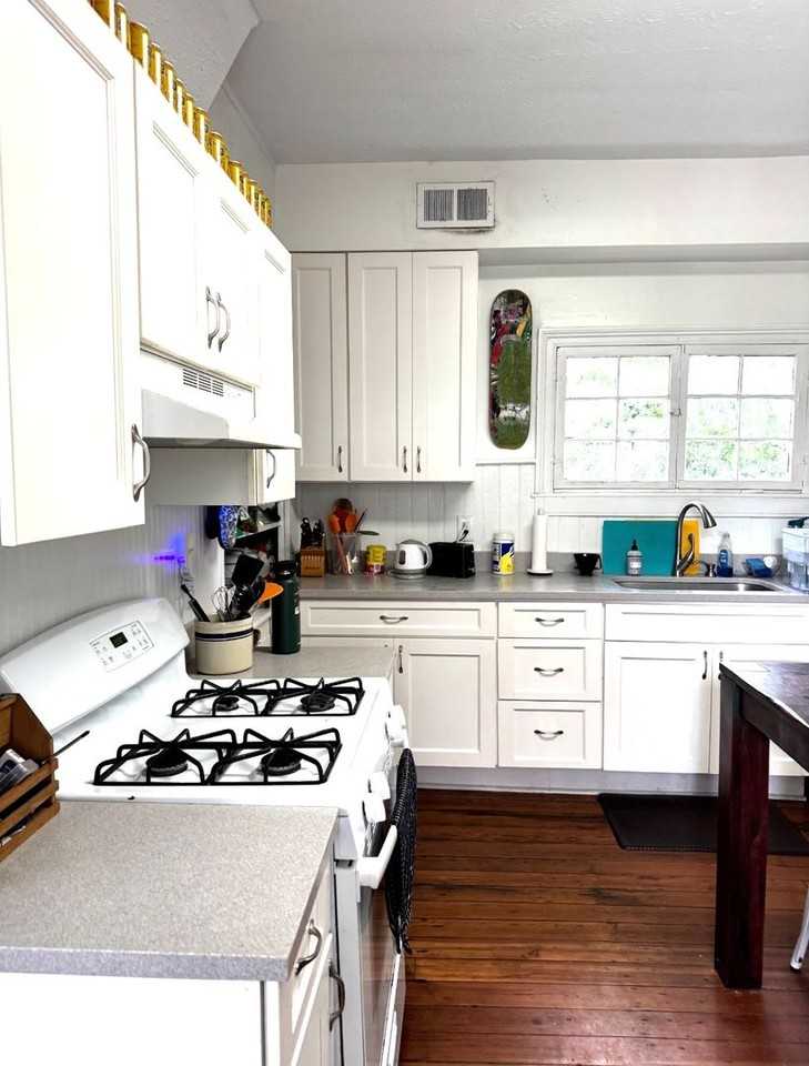38 Bull St #D - Photo 4 of 13